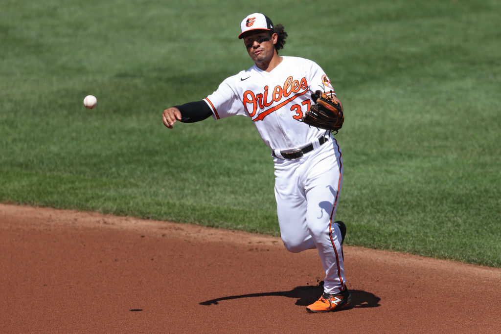 Jones undergoes elbow surgery (plus lineup and notes)