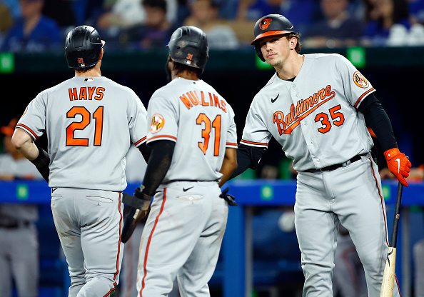 O’s use big inning to pound Kevin Gausman, split Toronto series (updated)