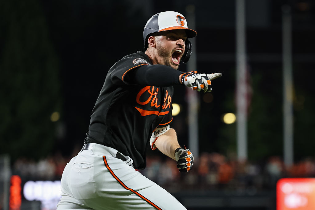 Orioles rally late and defeat Angels 5-4 to extend winning streak to six games (updated)