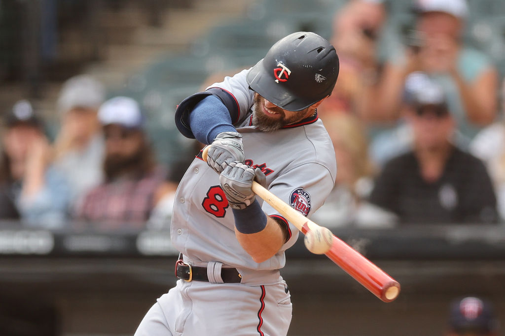 Orioles sign Cave to 2023 contract