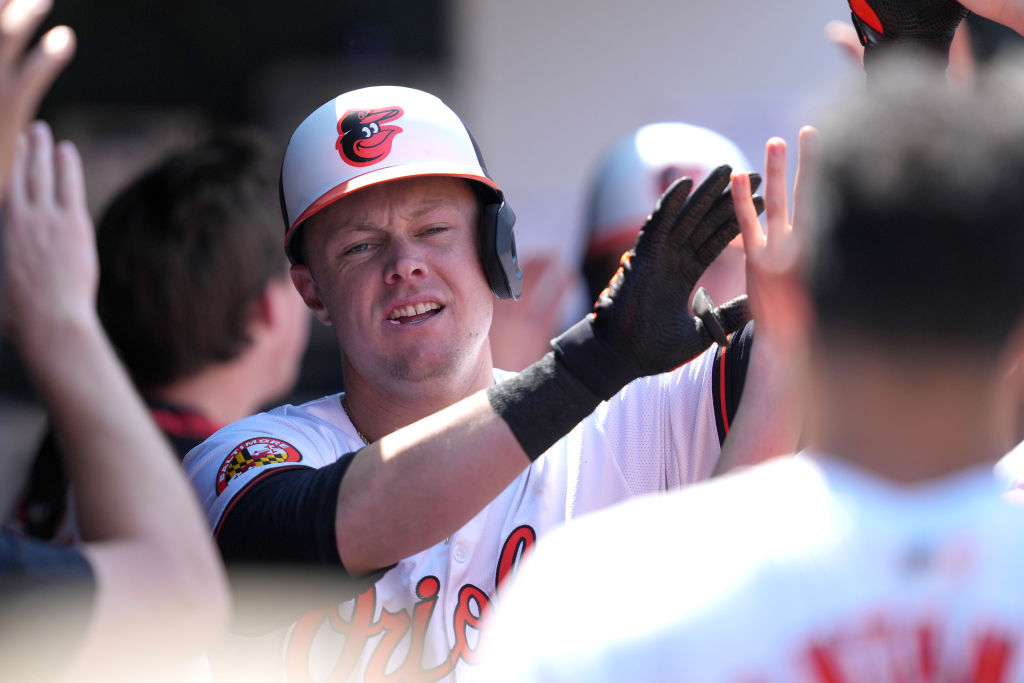 Kimbrel can’t hold lead and leaves with injury in 7-6 loss (updated)