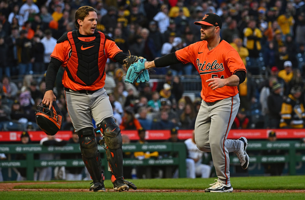Heasley surrenders walk-off single in 11th inning in Orioles’ wild 5-4 loss (updated)