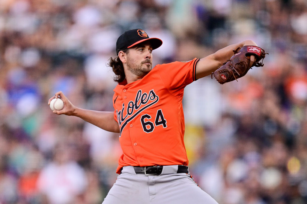 Kremer leaves game after being hit on right arm (X-rays negative, Urías also hurt in 7-5 loss)