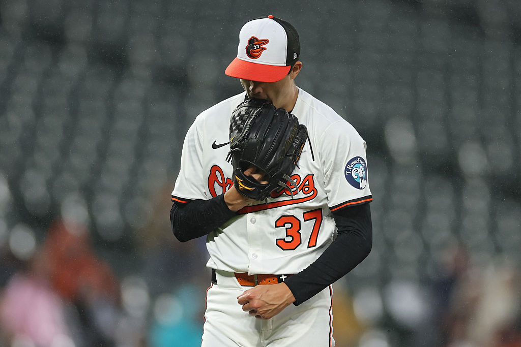 Early three-run lead evaporates in rain, Orioles lose 6-4 (updated)