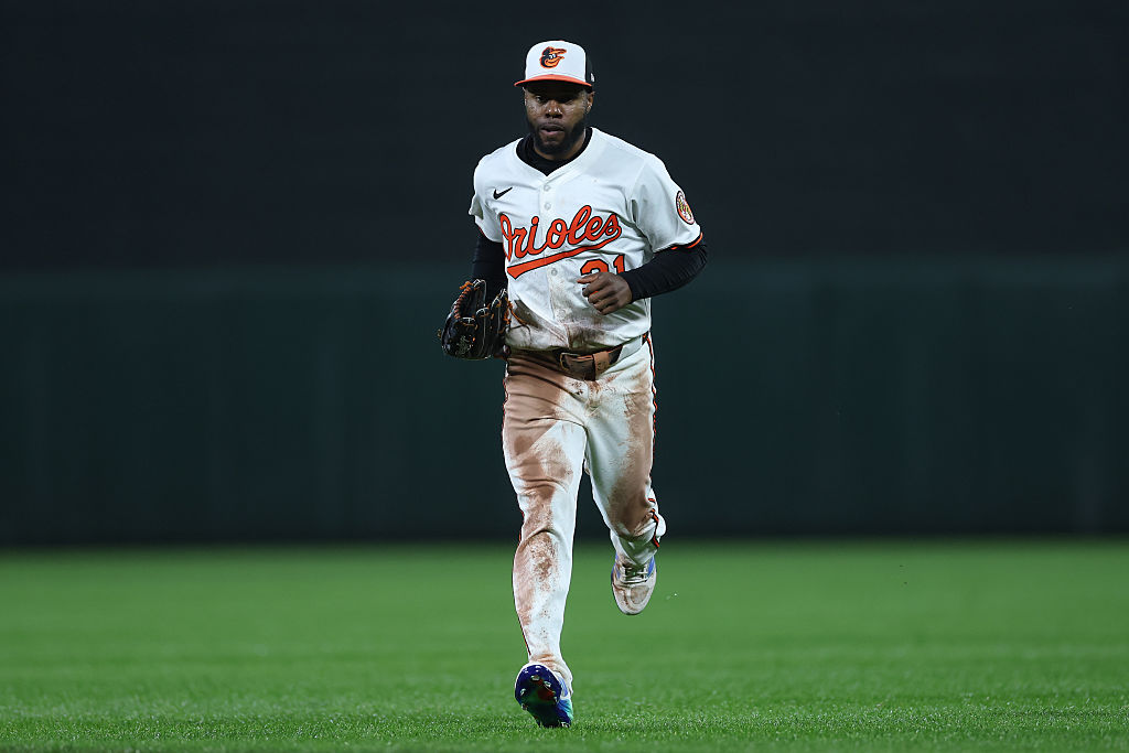 Orioles hire Mabry, Mullins placed on IL, Hummel re-signed