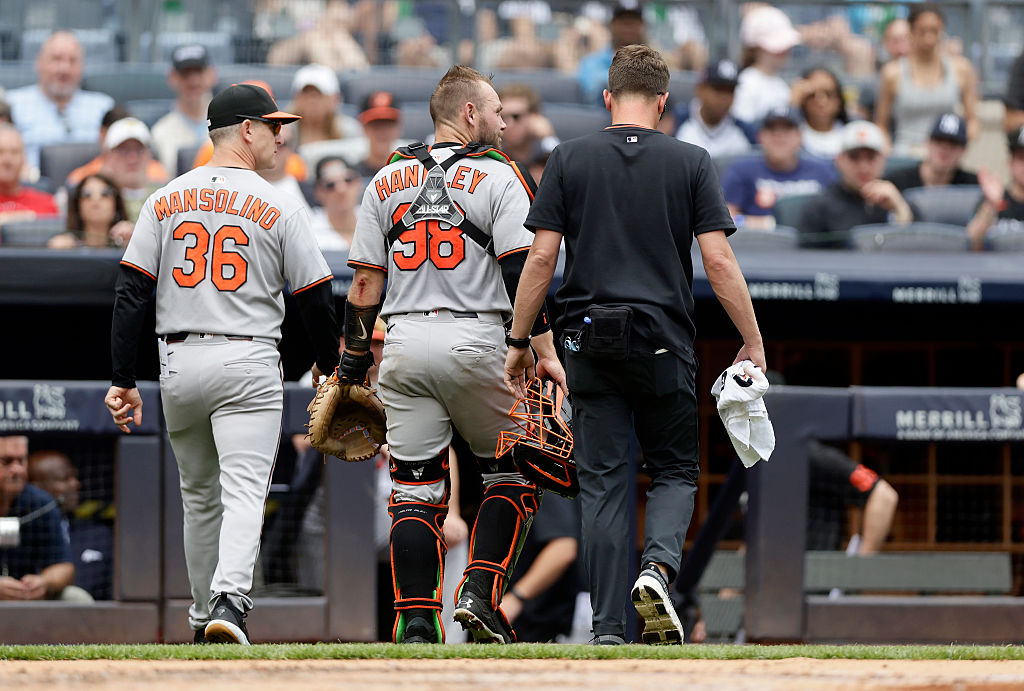 Yankees score three runs in eighth to defeat Orioles 4-2 (updated)