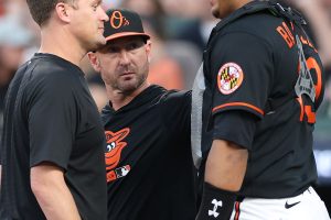 Albernaz ready to resume managing after being hit by line drive