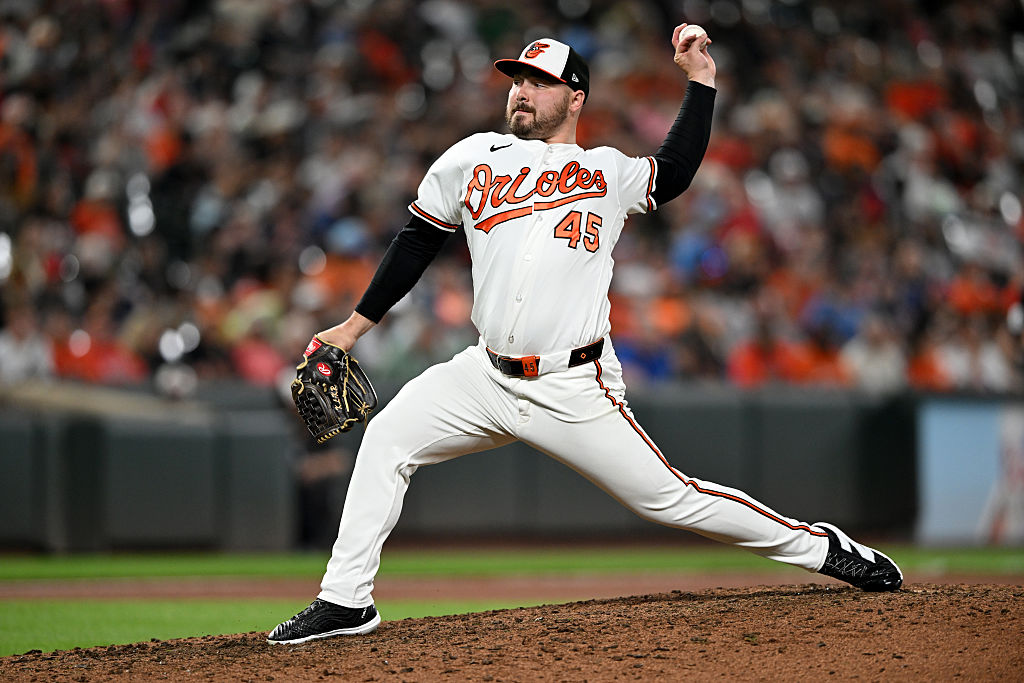 Albernaz updates Akin and talks about bullpen usage, Garcia, outside noise and booing