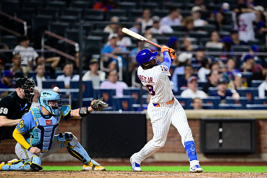 Orioles claim Luis Robert Jr. on waivers